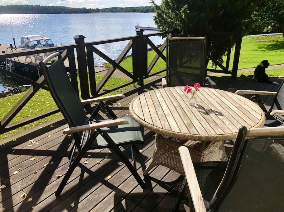 Sjoestuga/Gaesthus I Skaergarden. Åkersberga Exteriér fotografie
